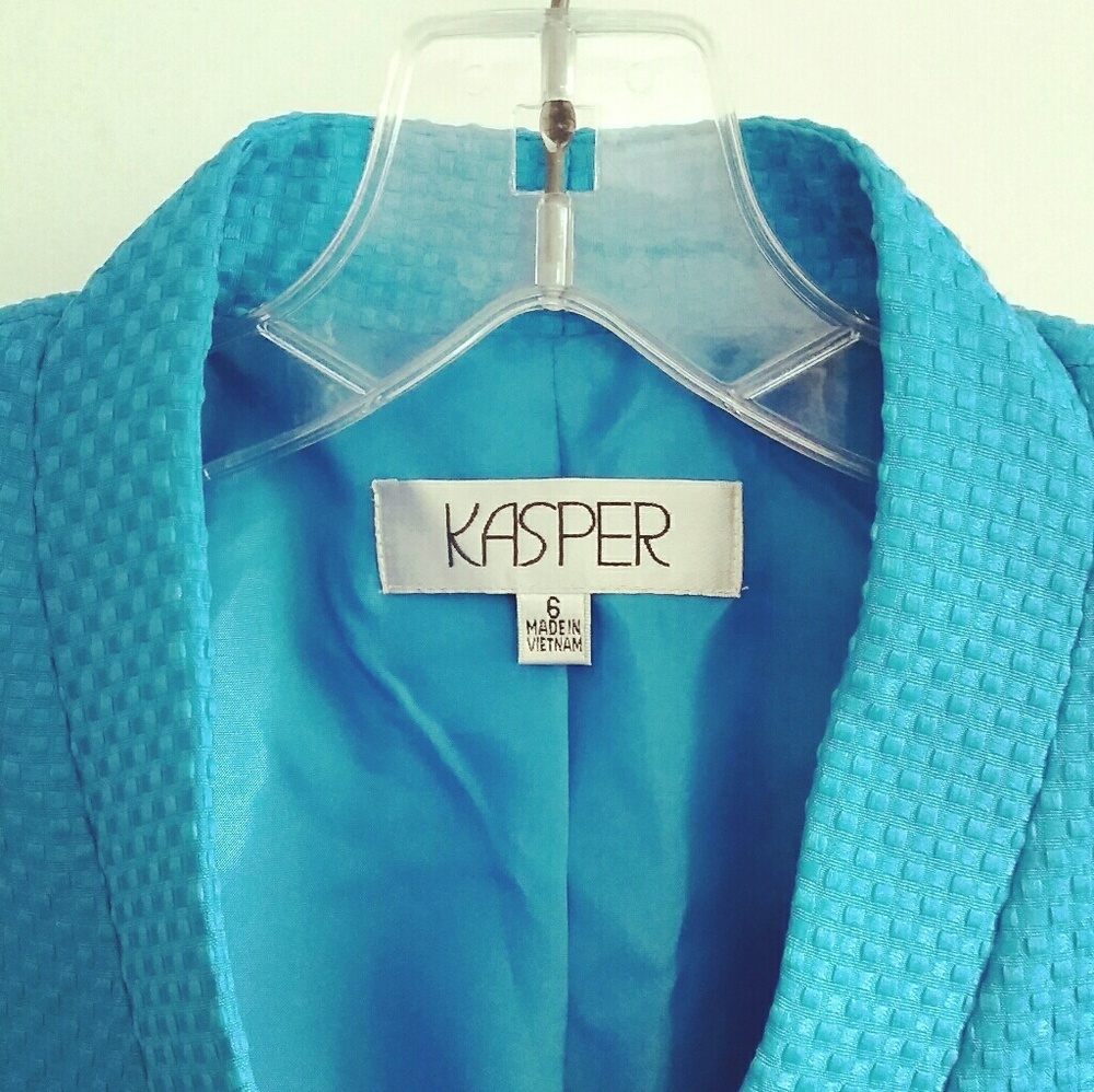 Blazer - Picture 2 of 2